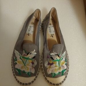 Embroidered Gray Slip-On Women's Shoes